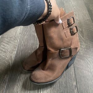 Lucky Brand Women's  Brown Boots in Size 8